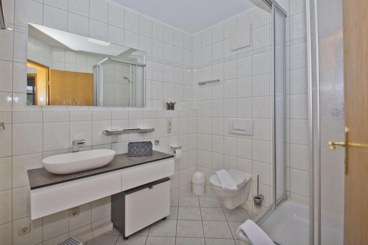 Ferienwohnung Mit Balkon, Gratis Nutzung Vom Ahoi Erlebnisbad Und Sauna In Sellin - Haus Strandeck Fewo 07 Гёрен Экстерьер фото